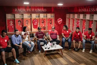 guto-ferreira-participa-de-bate-papo-com-torcedores-do-vila-e-afirma:-“nos-vamos-subir”