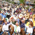 ‘somos-a-moda-antiga’:-encontro-de-muladeiros-reune-publico-raiz-em-goiania
