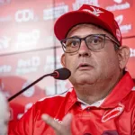 guto-ferreira-e-apresentado-e-afirma-que-o-primeiro-passo-e-recuperar-a-confianca-dos-atletas:-“primeira-fala-foi-essa”