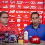 vice-presidente-do-vila-revela-que-cantor-gusttavo-lima-teve-participacao-decisiva-na-contratacao-do-tecnico-guto-ferreira