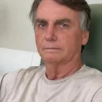 bolsonaro-recebe-alta-de-hospital-em-brasilia-e-fica-em-prisao-domiciliar