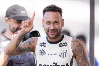 torcida-pede-neymar-em-derrota-do-brasil-para-a-franca-e-craque-responde