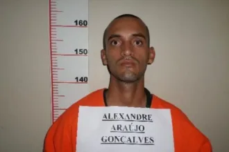 suspeito-de-explodir-caixa-eletronico-morre-em-confronto-com-a-pm-na-go-040