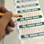 mega-sena:-quanto-r$-40-milhoes-rendem-todo-mes-na-poupanca-e-no-tesouro-–-uol-economia