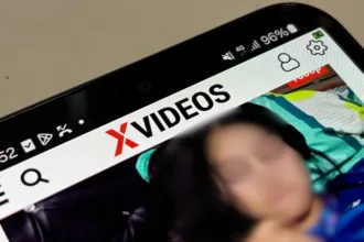 uniao-europeia-acusa-pornhub,-stripchat,-xnxx-e-xvideos-de-falhar-na-protecao-de-menores
