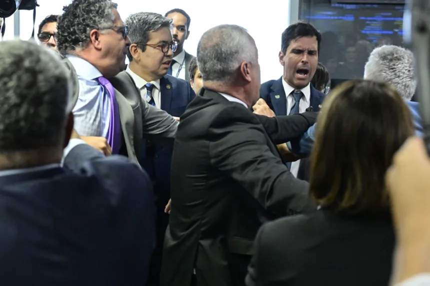 agressoes,-disputas-eleitorais-e-guerra-virtual-marcaram-cpmi-do-inss