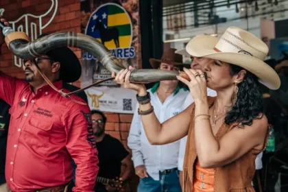 com-comidas-tipicas,-concursos-e-shows,-queima-do-alho-anima-sabado-em-goiania