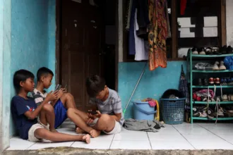 indonesia-passa-a-barrar-menores-nas-redes-sociais-a-partir-deste-sabado-e-afeta-quase-70-milhoes