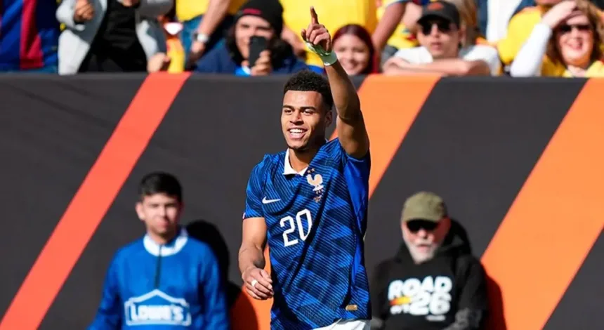 com-time-todo-reserva,-franca-vence-colombia-por-3-a-1-em-amistoso