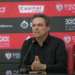 adson-batista-avalia-atuacao-na-copa-centro-oeste-e-justifica-saida-de-kevin-ramirez:-“nao-conseguiu-entregar”