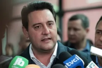 ratinho-jr.-declara-apoio-a-caiado:-“homem-aprovado-como-gestor-“