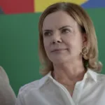 gleisi-diz-que-caiado-e-“figura-agressiva”-e-ficara-na-“periferia”-da-eleicao