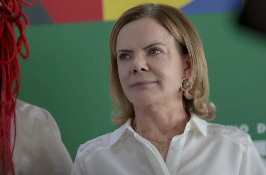 gleisi-diz-que-caiado-e-“figura-agressiva”-e-ficara-na-“periferia”-da-eleicao