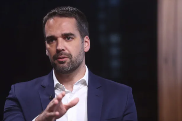 eduardo-leite-cita-desencanto-em-critica-ao-psd-por-lancar-caiado-ao-planalto