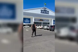 em-desafio-a-hang,-grafiteiro-smith-art-tattoo-compra-spray-na-havan-de-goiania