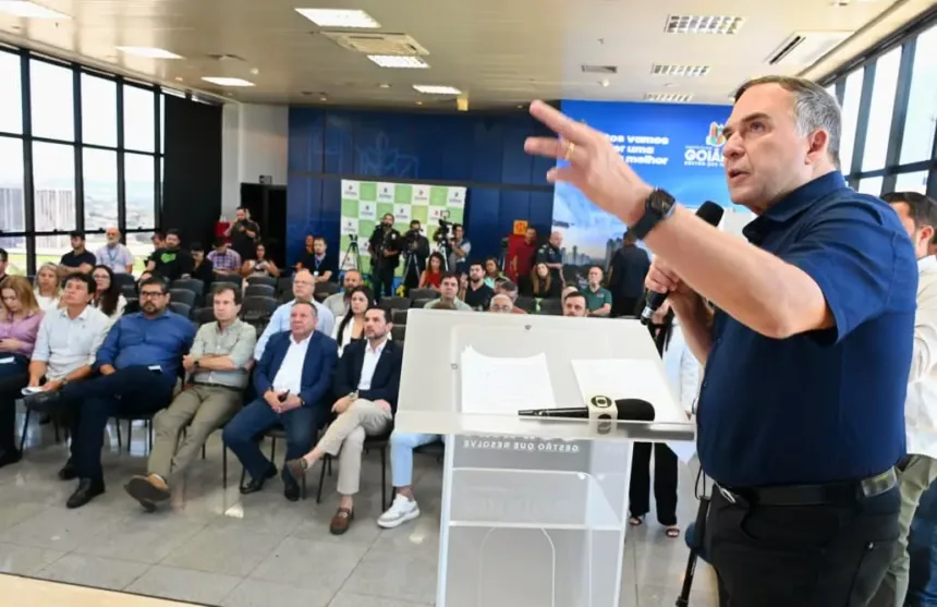 mabel-anuncia-mudancas-nas-acoes-de-fiscalizacao-a-ambulantes-na-capital