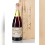 garrafa-de-vinho-frances-de-1945-se-torna-a-mais-cara-da-historia-a-ser-vendida-em-leilao