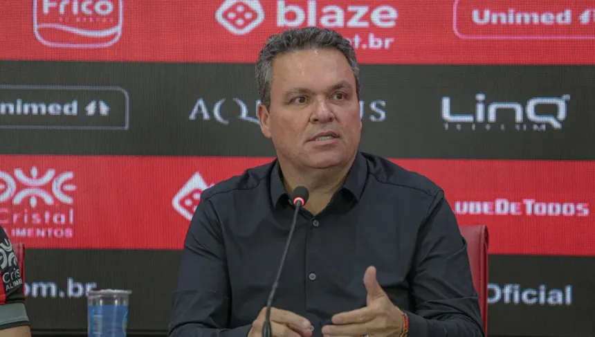 presidente-do-atletico-promete-reavaliar-contratacoes-de-estrangeiros:-“sao-culturas-diferentes”