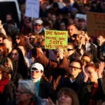 manifestantes-se-mobilizam-na-alemanha-em-apoio-a-atriz-vitima-de-‘deepfake’