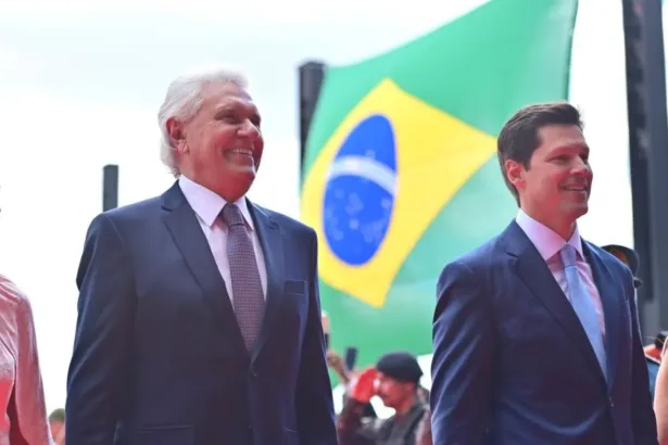 caiado-entrega-renuncia-e-ja-e-ex-governador-de-goias:-‘cumpri-minha-missao’