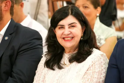 quem-e-helena-bezerra,-nova-secretaria-de-educacao-em-goias