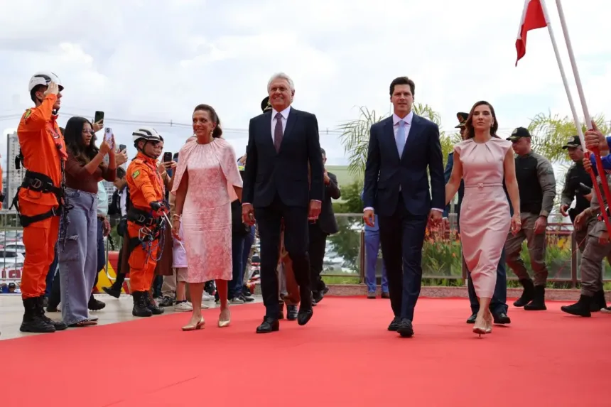 caiado-da-indiretas-a-flavio-bolsonaro-no-ultimo-discurso-com-governador