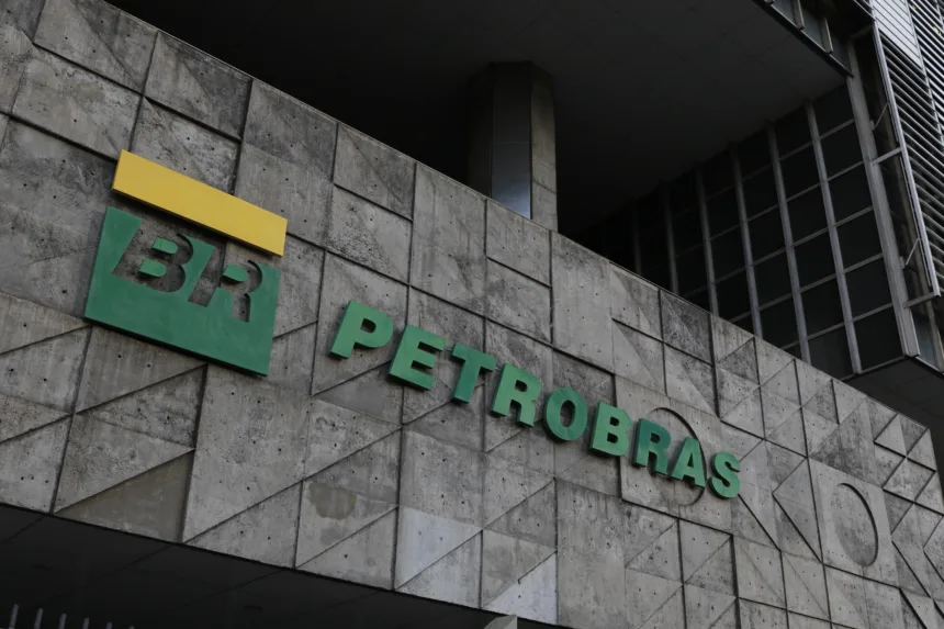 petrobras-eleva-precos-do-querosene-de-aviacao-em-55%,-diz-agencia-–-g1
