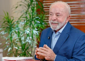 sem-base-solida,-lula-diz-que-tem-senador-que-“pensa-que-e-deus”