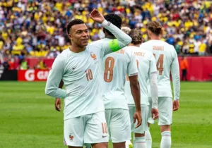 franca-assume-lideranca-do-ranking-da-fifa;-brasil-cai-para-sexto-lugar