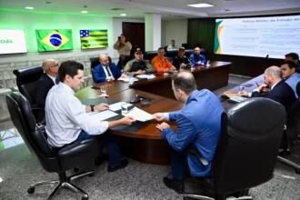 em-1o-ato-como-governador,-daniel-se-reune-com-cupula-da-seguranca
