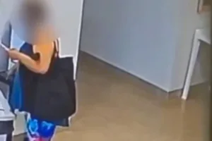 funcionaria-se-distrai-e-tem-celular-furtado-no-procon-de-jatai;-video