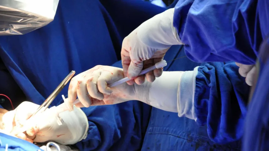 morre-paciente-que-recebeu-transplante-de-orgao-com-hiv-em-2024