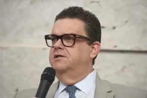 wolney-desiste-de-eleicao-para-deputado-e-continuara-no-governo-lula