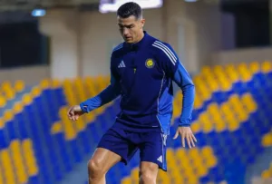 apos-um-mes-fora,-cristiano-ronaldo-volta-a-ser-relacionado-para-jogo-do-al-nassr