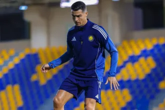 apos-um-mes-fora,-cristiano-ronaldo-volta-a-ser-relacionado-para-jogo-do-al-nassr