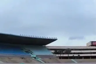 video-mostra-funcionarios-do-goias-tratando-do-gramado-do-estadio-serra-dourada