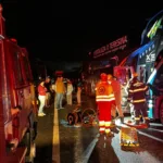 acidente-entre-onibus-e-carros-deixa-um-morto-na-br-153,-em-campinorte