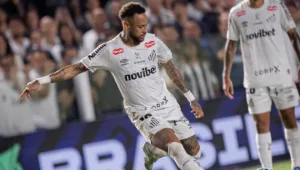 neymar-e-decisivo,-participa-dos-dois-gols-do-santos,-mas-toma-terceiro-amarelo-e-esta-suspenso-no-brasileirao