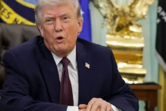 trump-diz-que-eua-poderiam-reabrir-facilmente-estreito-de-ormuz-–-cnn-brasil