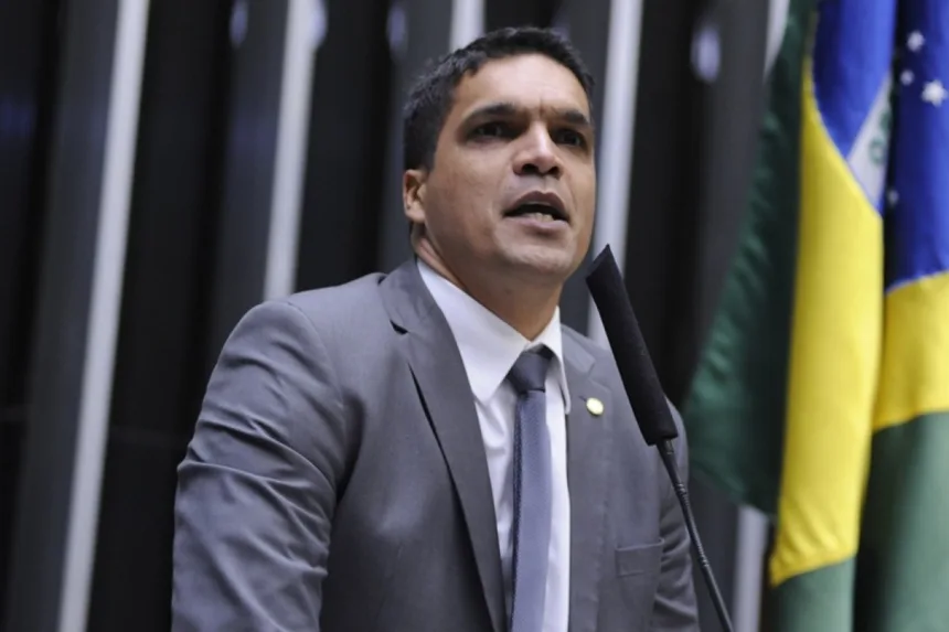 “gloria-a-deus”:-cabo-daciolo-diz-que-disputara-a-presidencia-em-2026