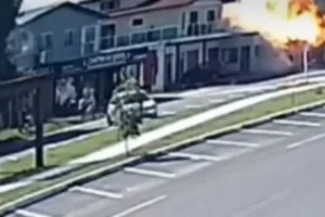 video-mostra-momento-exato-da-queda-de-aviao-no-litoral-do-rs.-assista