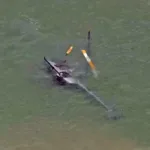 helicoptero-faz-pouso-forcado-no-mar-da-barra-da-tijuca,-no-rio.-veja-video