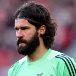 “nao-tive-nova-lesao”,-esclarece-alisson-apos-declaracao-de-treinador-do-liverpool