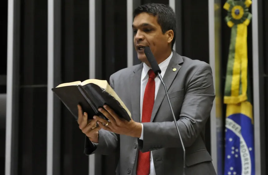 cabo-daciolo-se-filia-ao-mobiliza-e-anuncia-pre-candidatura-a-presidencia