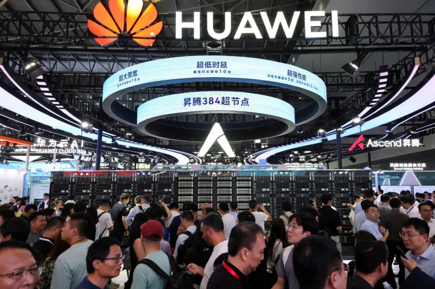 huawei-aumenta-receita-anual-para-us$-127,5-bilhoes,-mas-crescimento-em-2025-foi-mais-lento