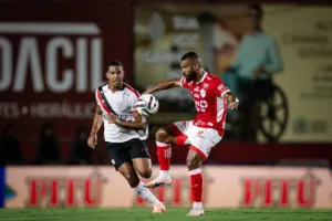 vila-nova-busca-virada-no-fim-e-bate-atletico-no-primeiro-classico-goiano-da-serie-b-2026