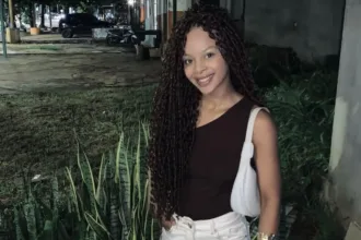 jovem-de-18-anos,-moradora-de-jaragua,-some-apos-cair-no-lago-serra-da-mesa