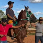 bolsonaro-perde-corrida-de-cavalos-em-anapolis;-entenda
