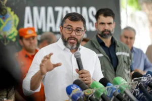 governador-do-amazonas-renuncia-ao-cargo-e-vai-disputar-senado