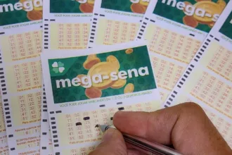 mega-sena-acumula-e-premio-chega-a-r$-15-milhoes